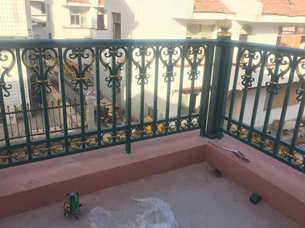 濟(jì)南鋁藝護(hù)欄 濟(jì)南鋁藝護(hù)欄