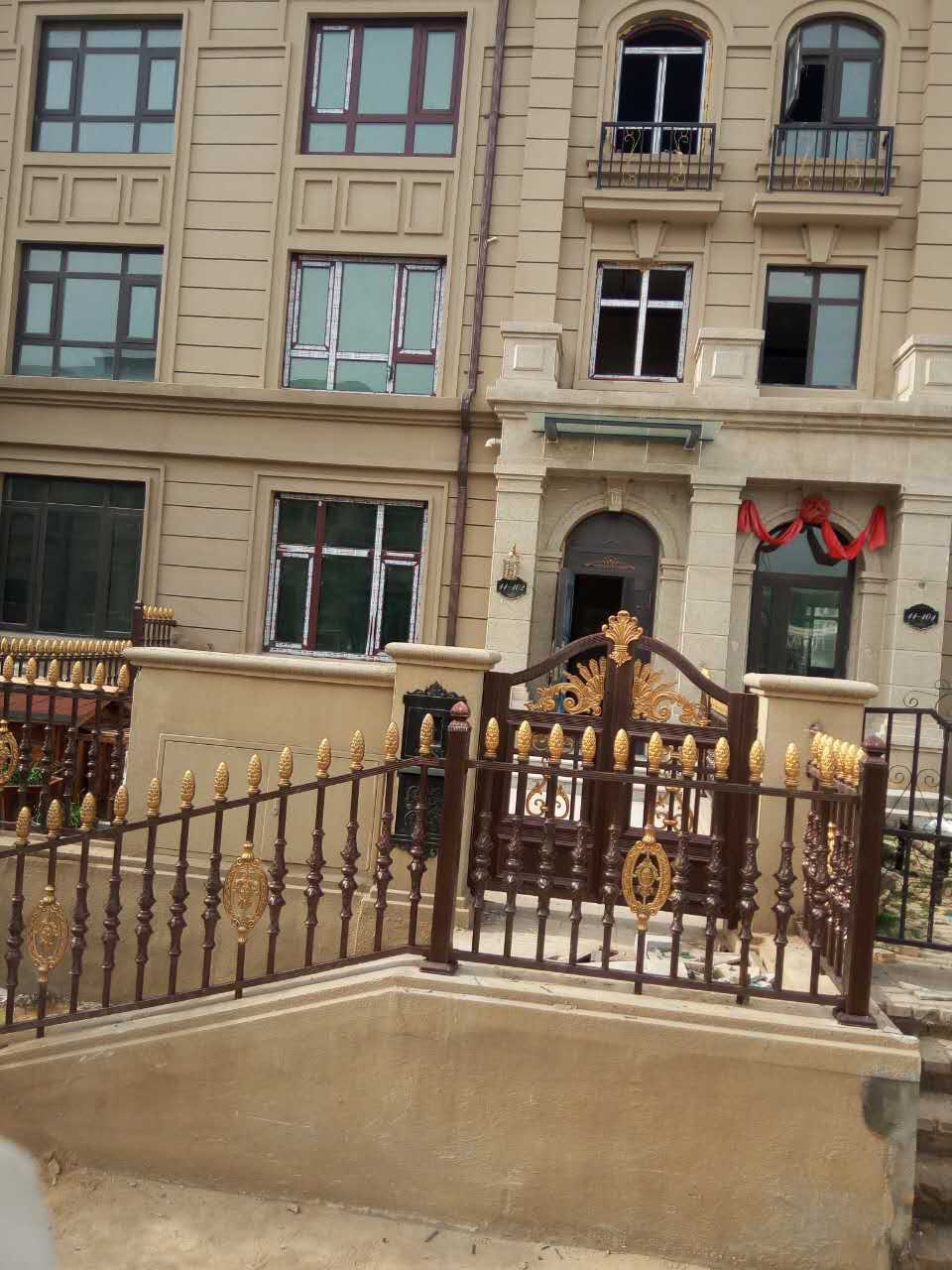 濟(jì)南鋁藝大門